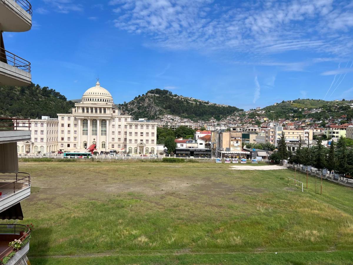 Entire Apartment Castle View Berat Luaran gambar
