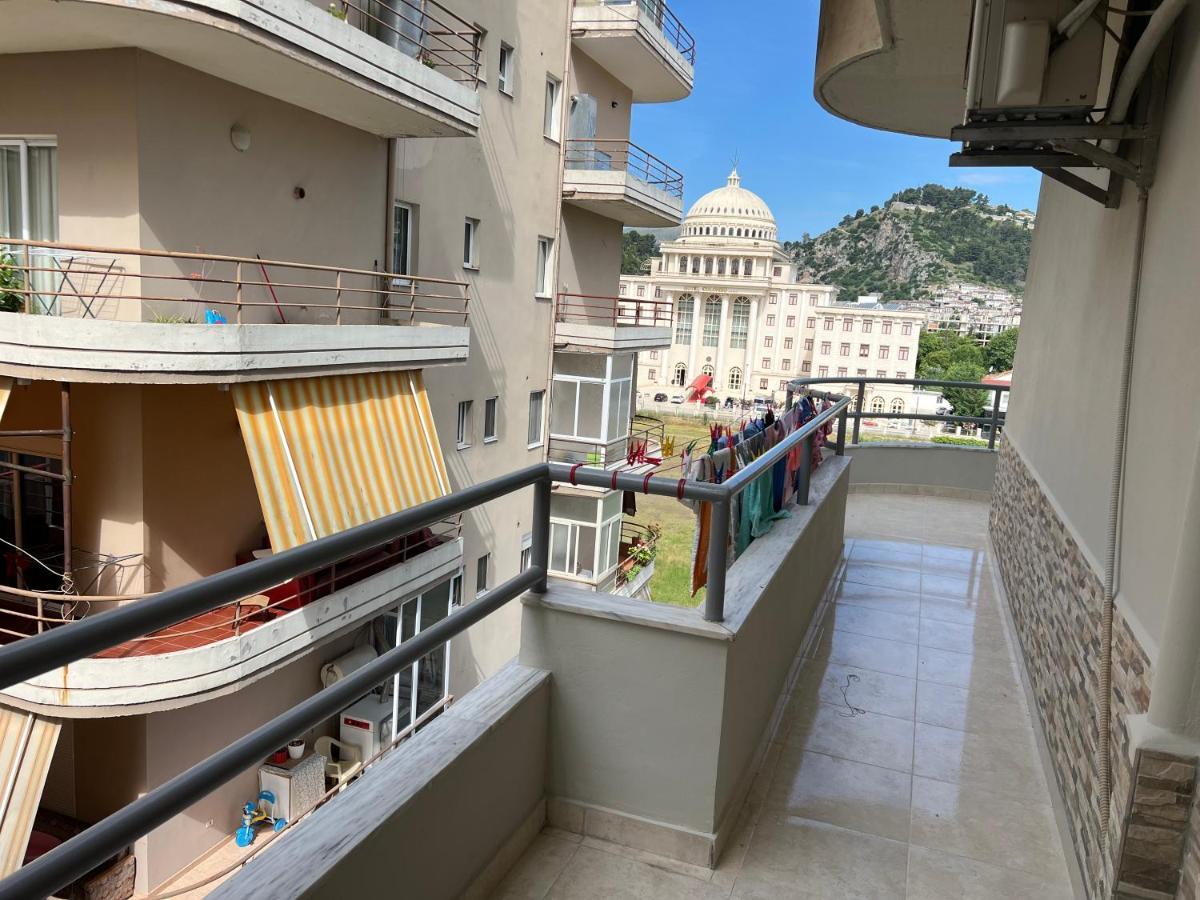 Entire Apartment Castle View Berat Luaran gambar