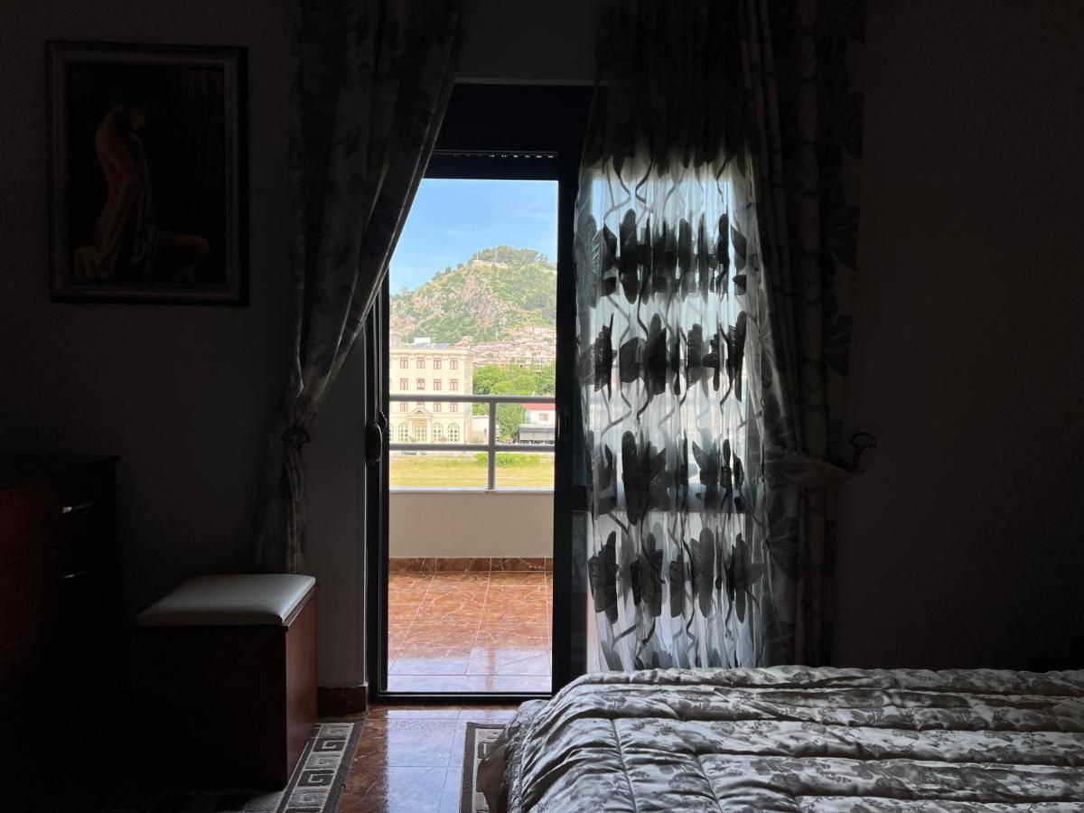 Entire Apartment Castle View Berat Luaran gambar